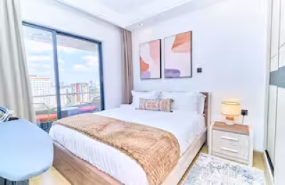Kilimani Luxury 1BR • WiFi • Pool • Backup • 75”TV