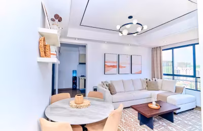 Kilimani Luxury 1BR • WiFi • Pool • Backup • 75”TV