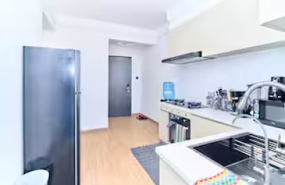 Kilimani Luxury 1BR • WiFi • Pool • Backup • 75”TV