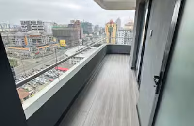Kilimani Luxury 1BR • WiFi • Pool • Backup • 75”TV