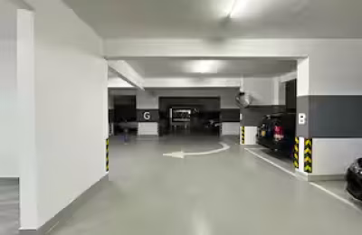 Kilimani Luxury 1BR • WiFi • Pool • Backup • 75”TV
