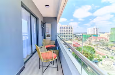 Kilimani Luxury 1BR • WiFi • Pool • Backup • 75”TV